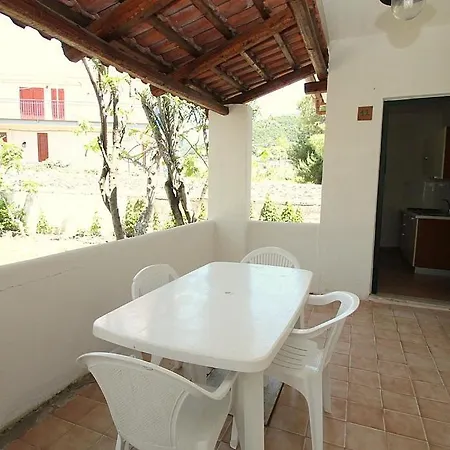 Agnone Sleeps 4 Wifi
